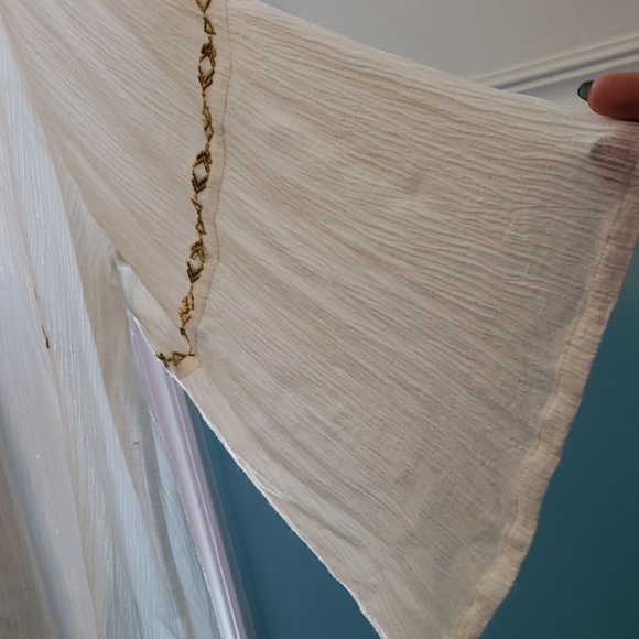 Top - Picture 2 of 3